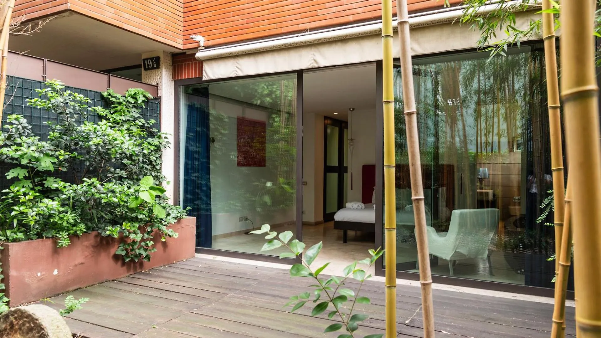Apartman Youhosty - Exclusive Townhouse Garden And Pool Milánó