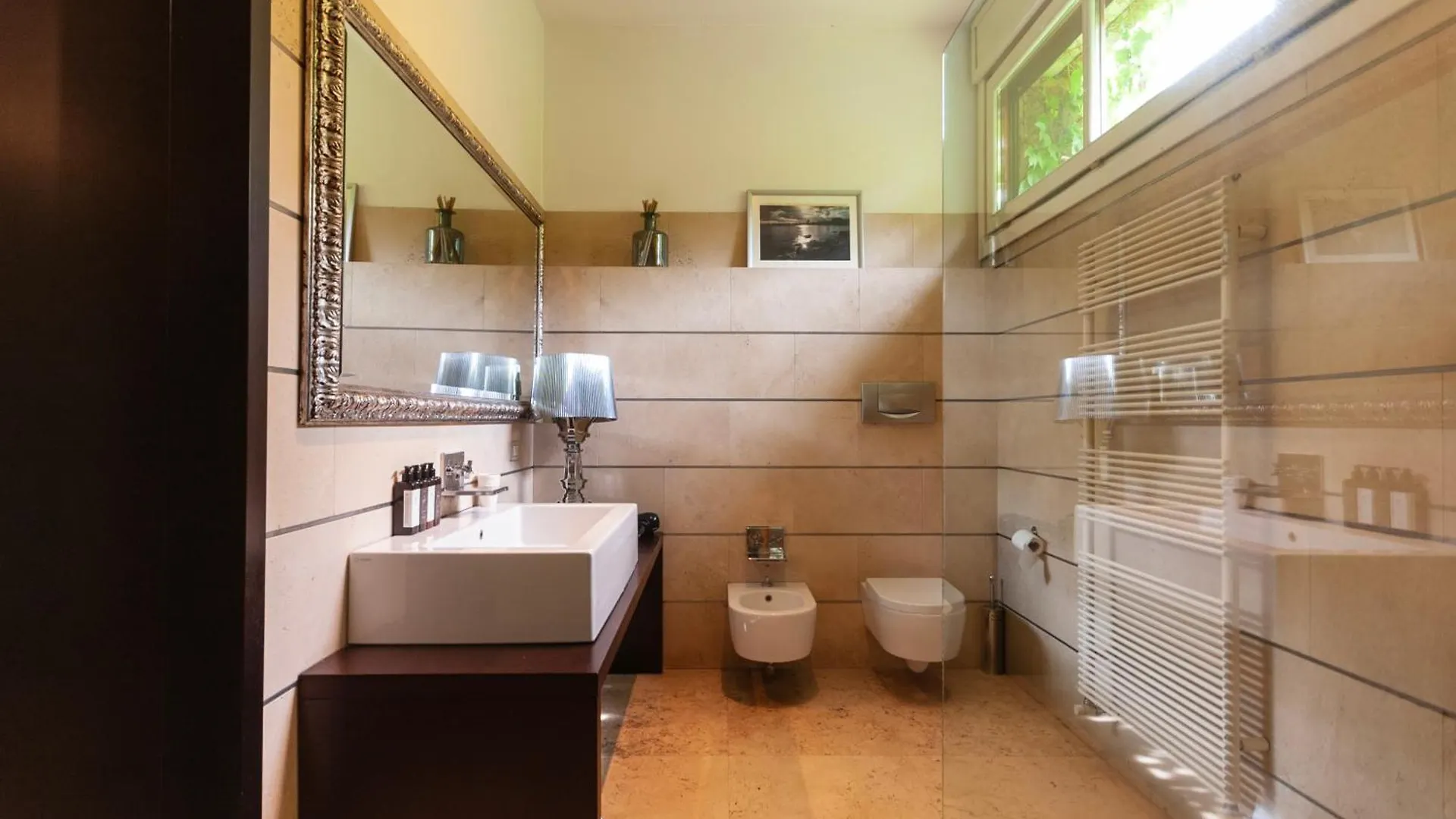 Apartman Youhosty - Exclusive Townhouse Garden And Pool Milánó