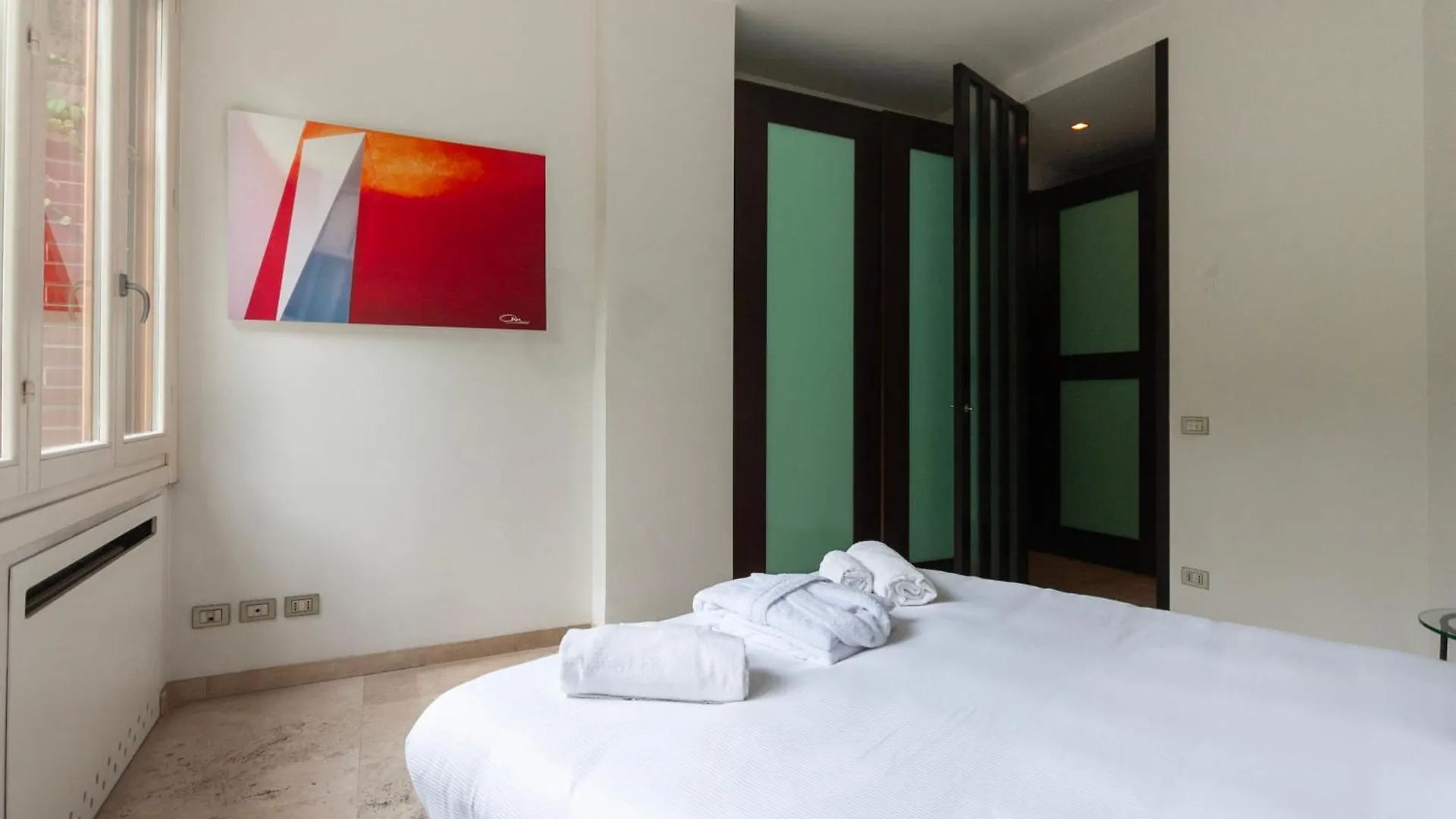 Apartman Youhosty - Exclusive Townhouse Garden And Pool Milánó