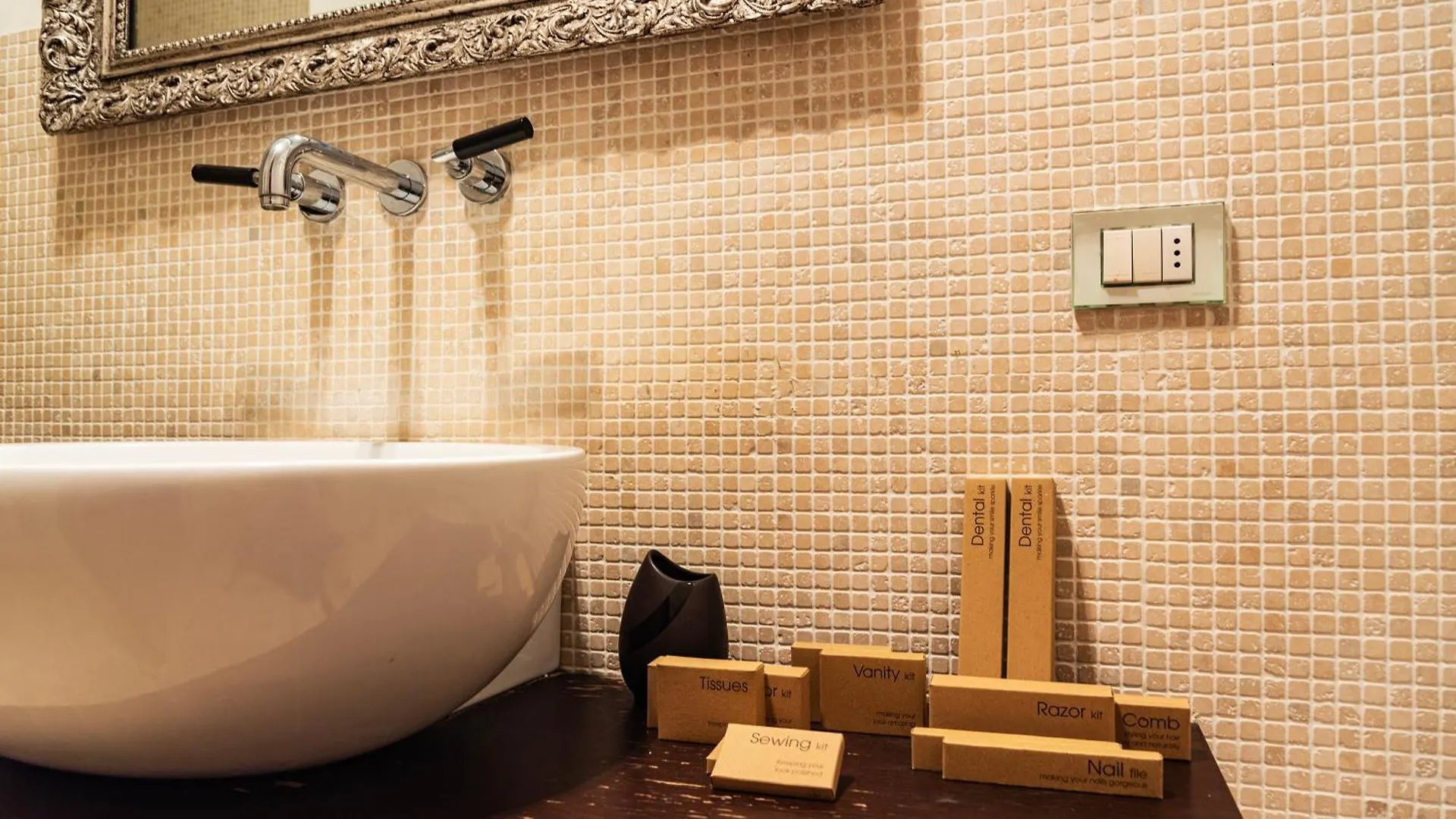 Youhosty - Exclusive Townhouse Garden And Pool Milan